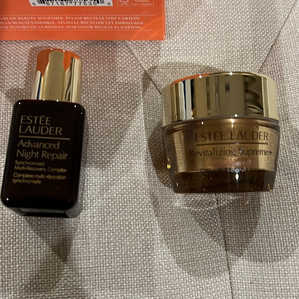 Estée Lauder Revitalizing Supreme Sample Set